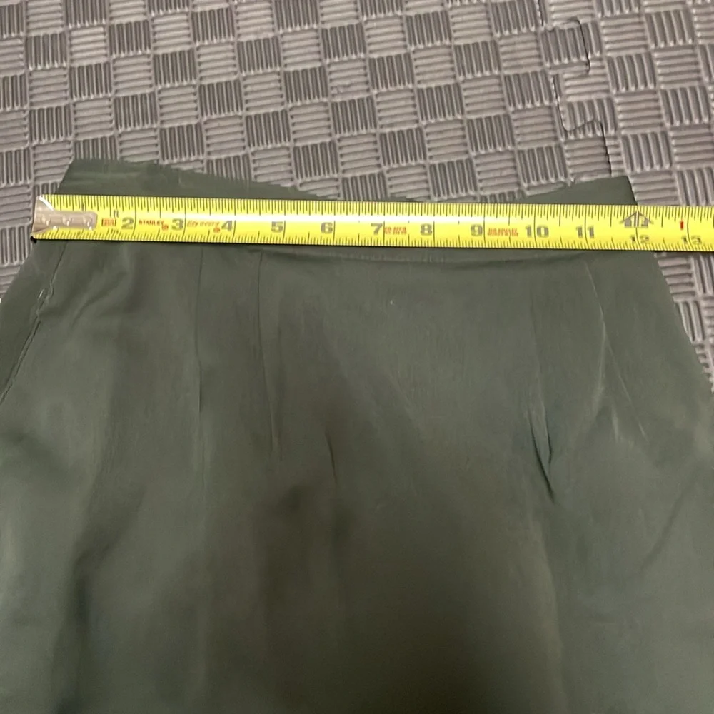 Valerie steven’s micro touch olive green skirt size 4 zipper back